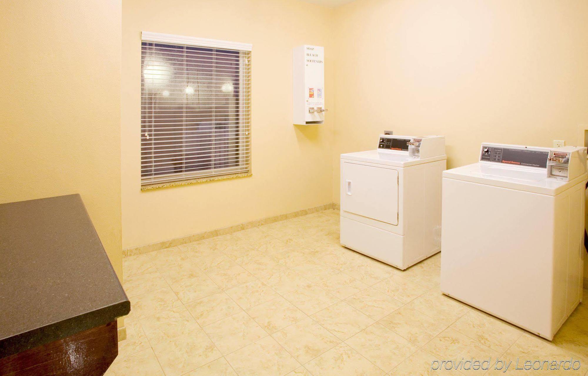 Holiday Inn Express Hotel And Suites Falfurrias Facilities photo