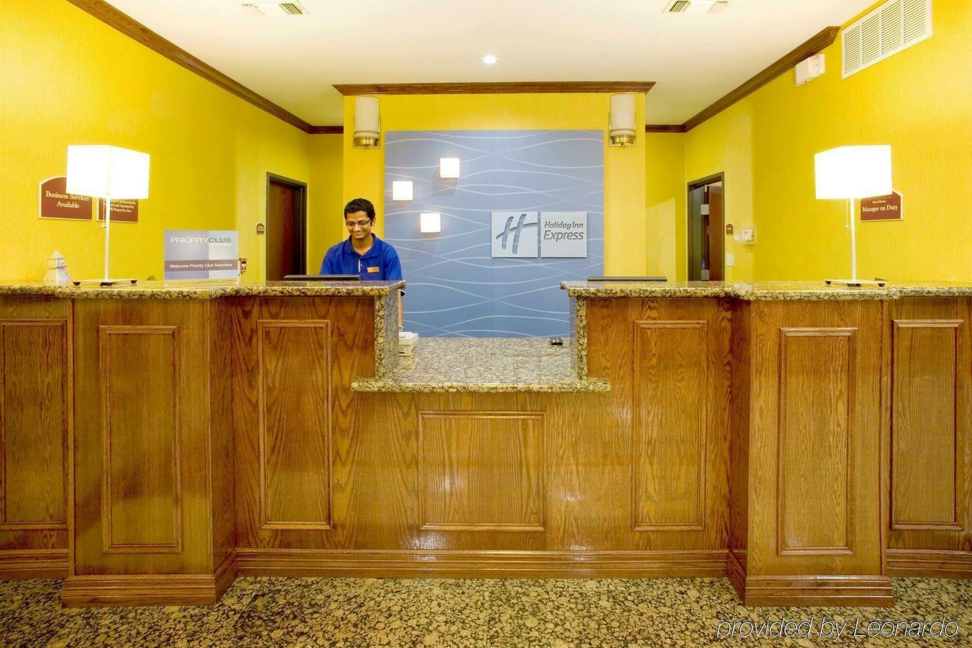 Holiday Inn Express Hotel And Suites Falfurrias Interior photo